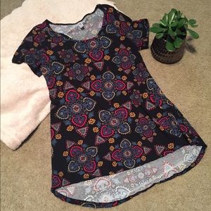 EUC LuLaRoe Classic Tee